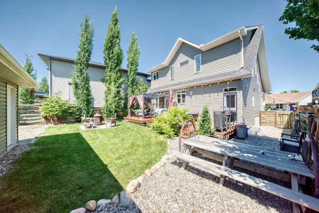 29 Westridge Crescent Okotoks AB T1S 0G7