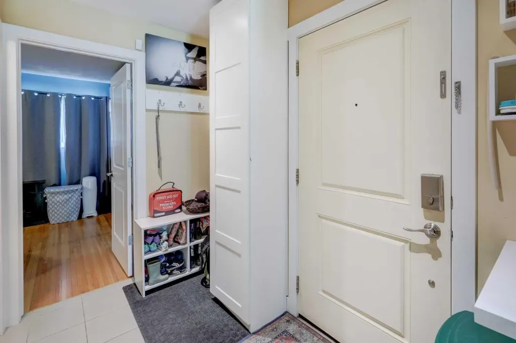 7622 34 Avenue NW Calgary AB T3B 1N6