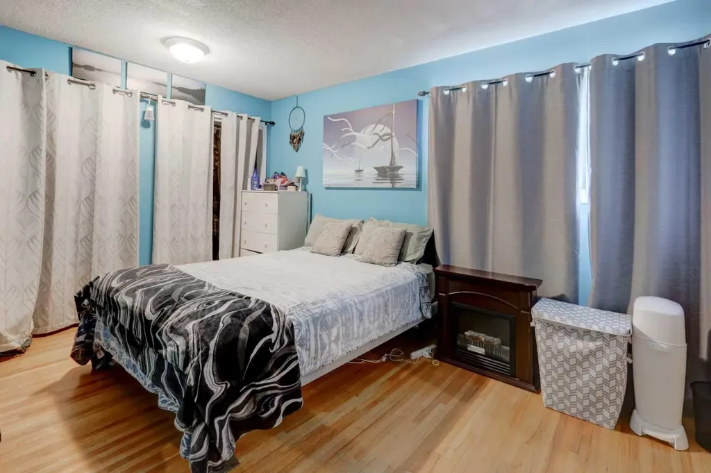 7622 34 Avenue NW Calgary AB T3B 1N6