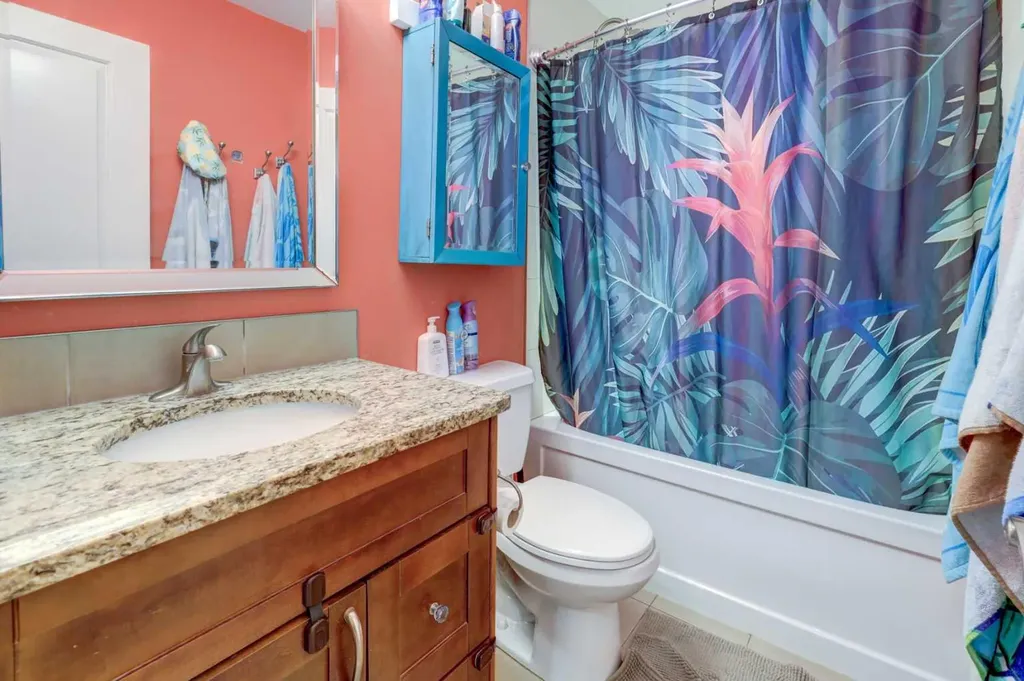 7622 34 Avenue NW Calgary AB T3B 1N6