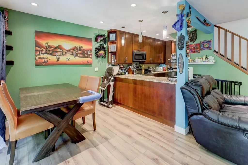 7622 34 Avenue NW Calgary AB T3B 1N6