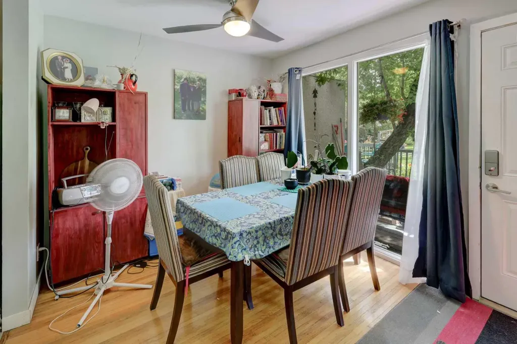 7624 34 Avenue NW Calgary AB T3B 1N6