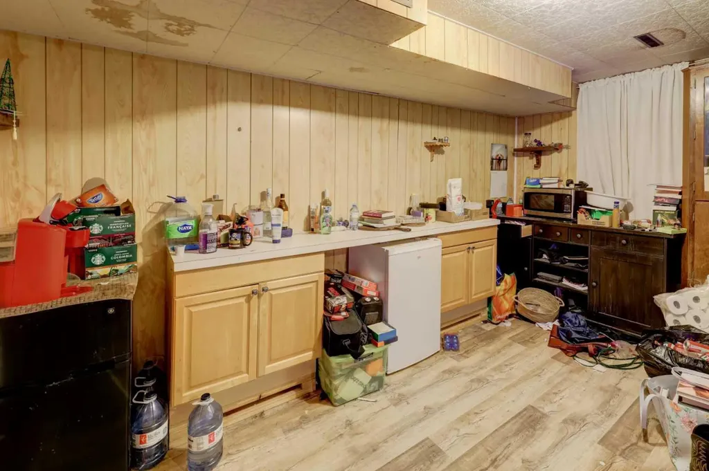 7624 34 Avenue NW Calgary AB T3B 1N6