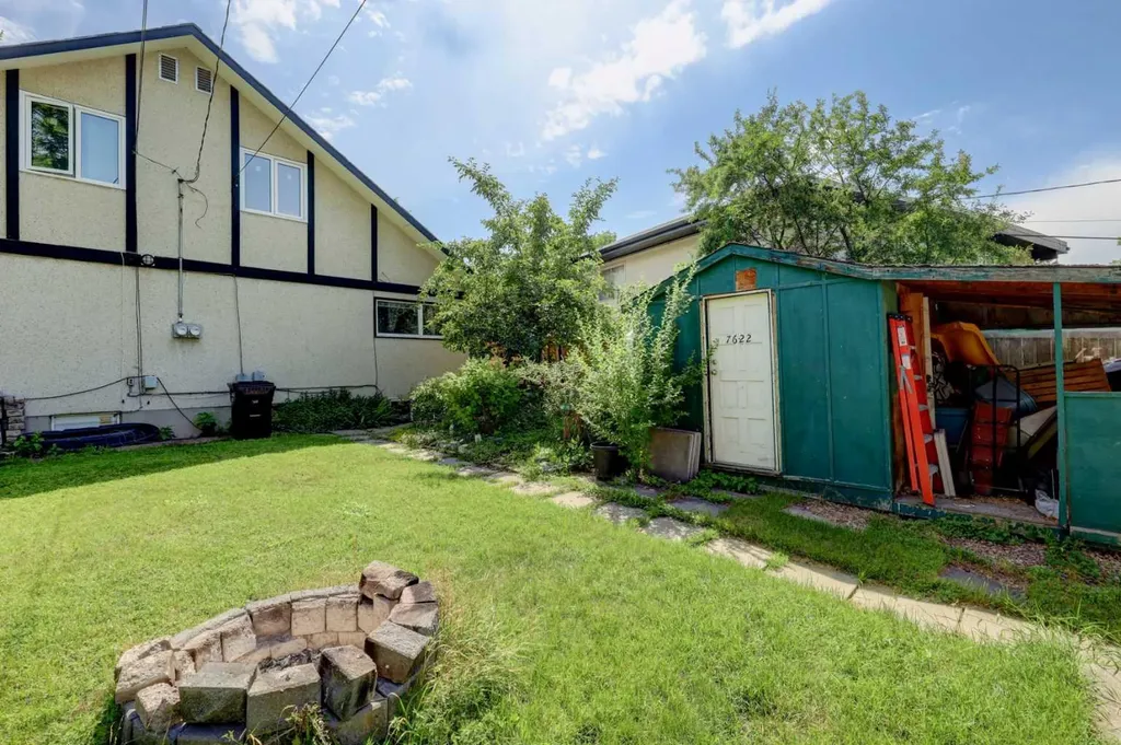 7624 34 Avenue NW Calgary AB T3B 1N6