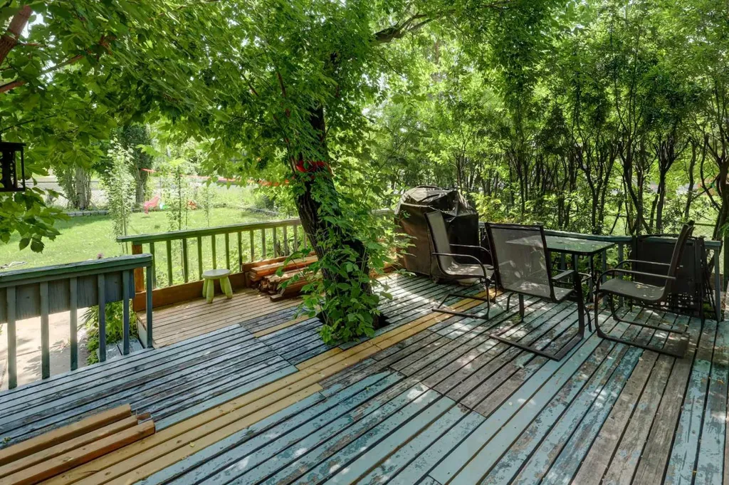 7624 34 Avenue NW Calgary AB T3B 1N6