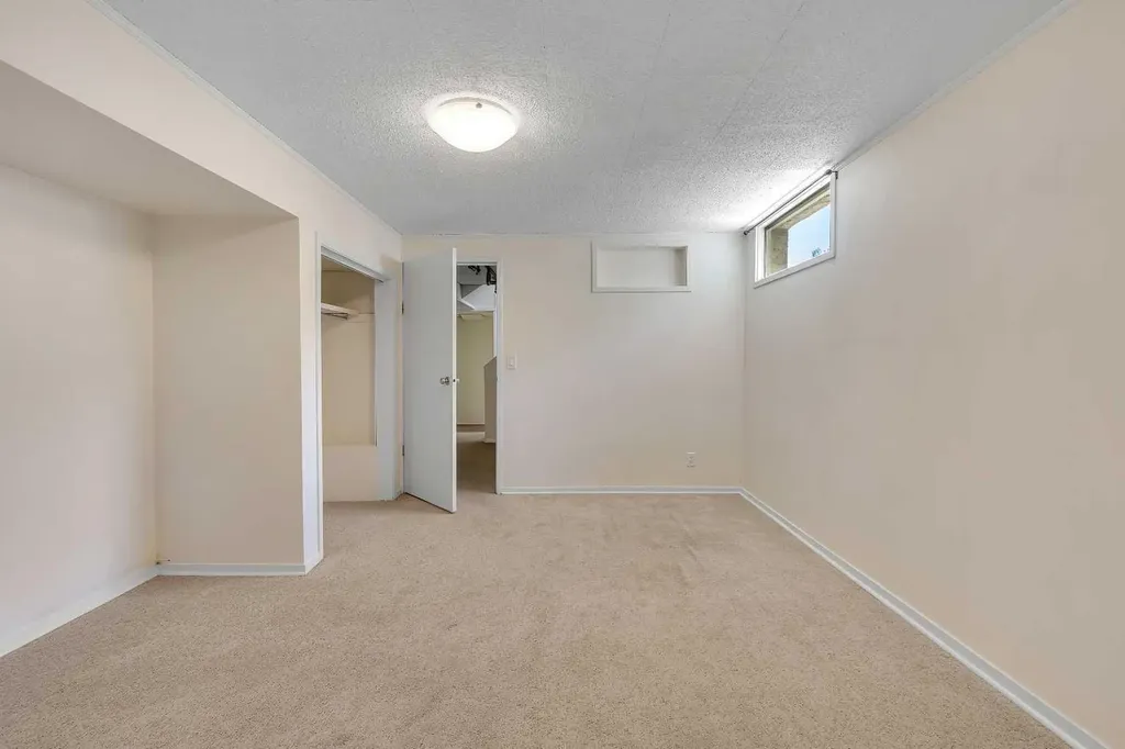 3415 Benton Drive NW Calgary AB T2L1W7