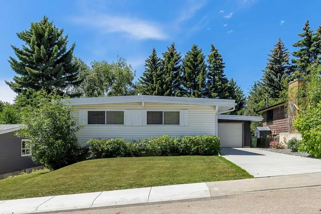 3415 Benton Drive NW Calgary AB T2L1W7