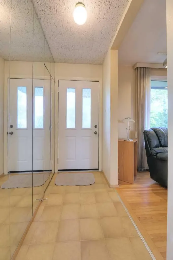 31 Rosery Drive NW Calgary AB T2K 1L4