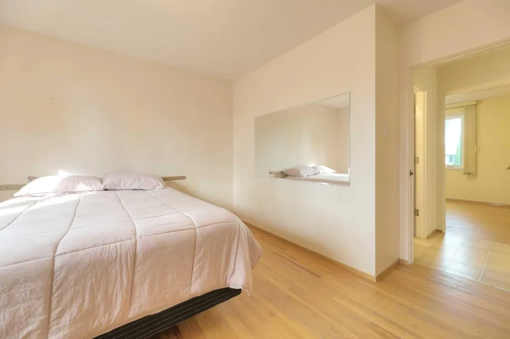 31 Rosery Drive NW Calgary AB T2K 1L4