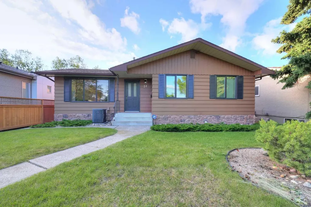 31 Rosery Drive NW Calgary AB T2K 1L4