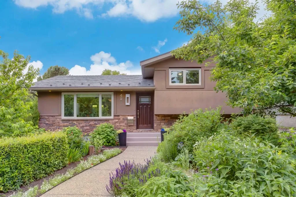 4903 Carney Road NW Calgary AB T2L 1E6