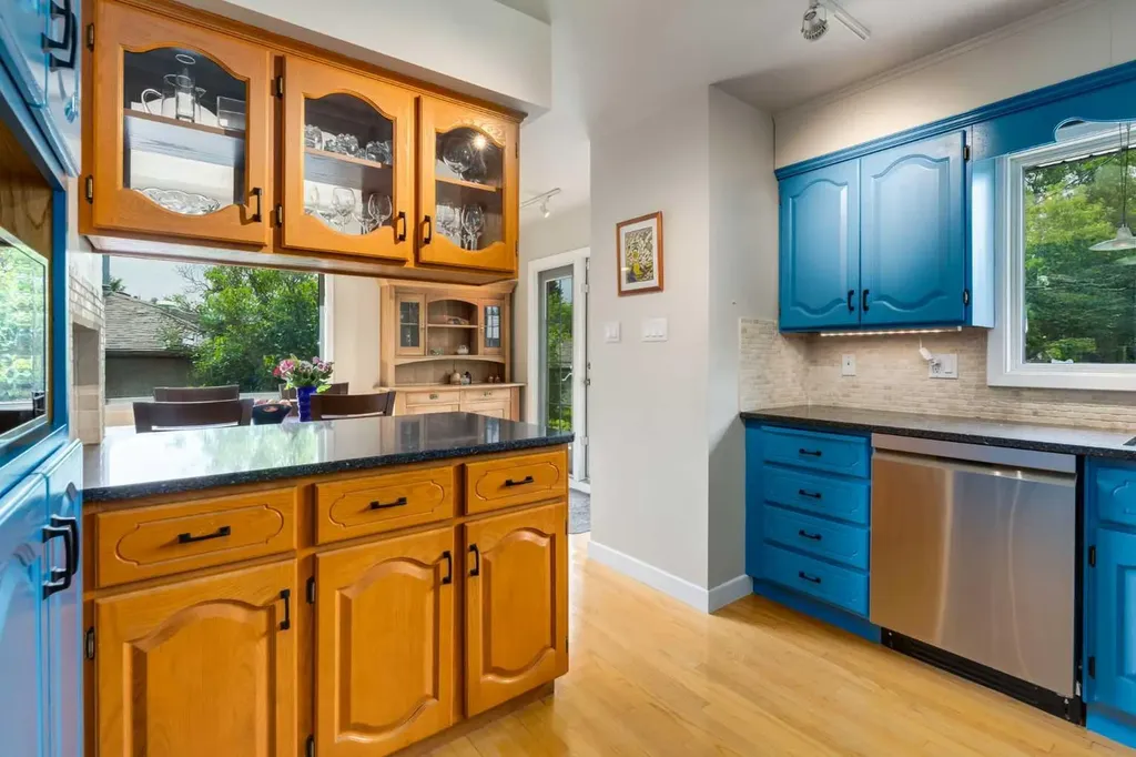 4903 Carney Road NW Calgary AB T2L 1E6