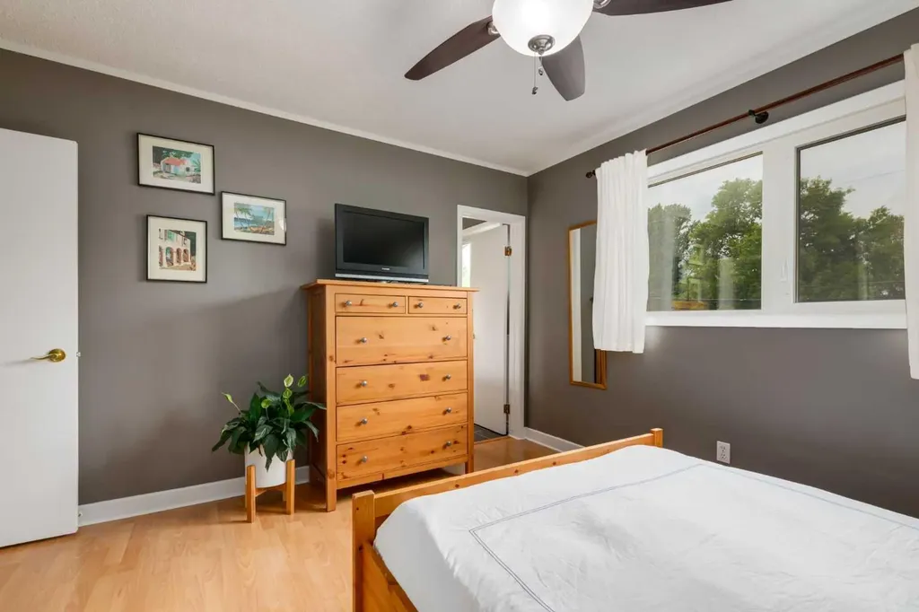 4903 Carney Road NW Calgary AB T2L 1E6