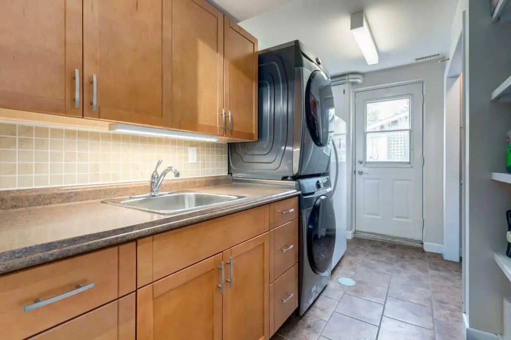 4903 Carney Road NW Calgary AB T2L 1E6