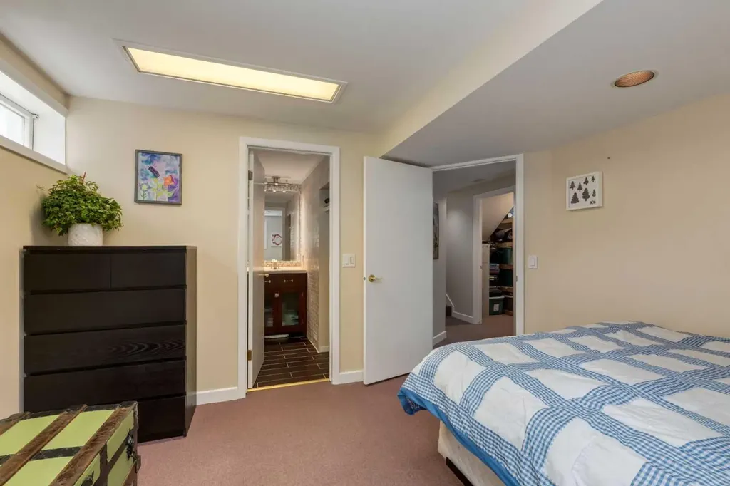 4903 Carney Road NW Calgary AB T2L 1E6