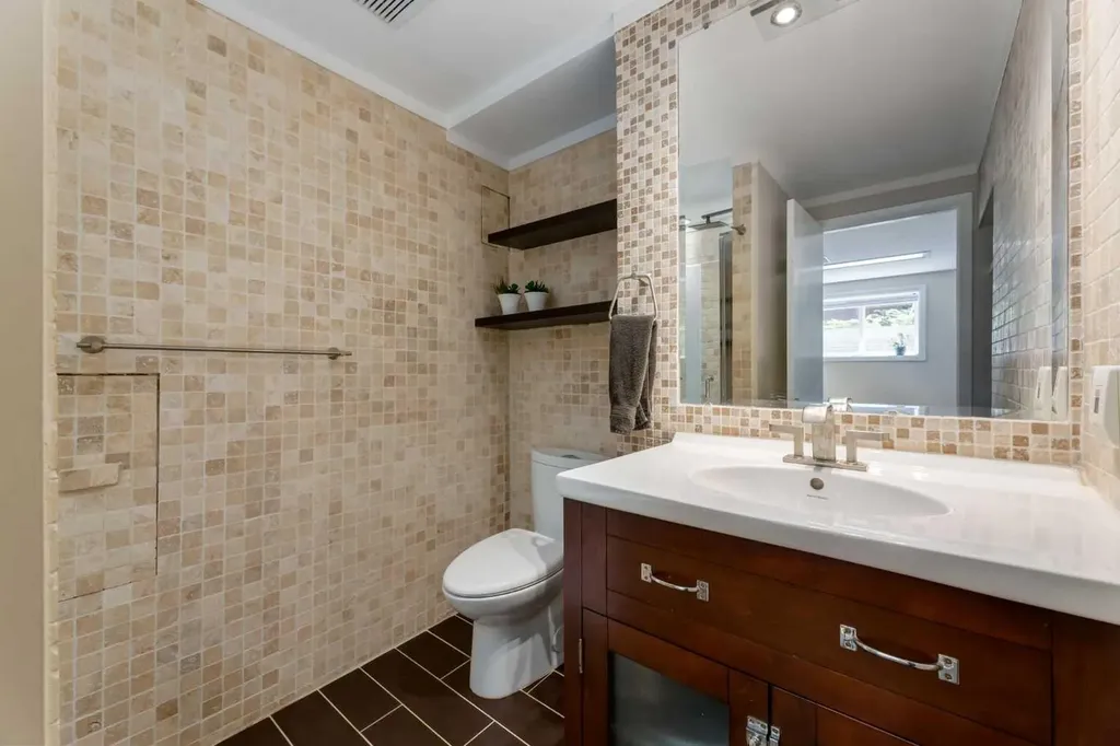 4903 Carney Road NW Calgary AB T2L 1E6