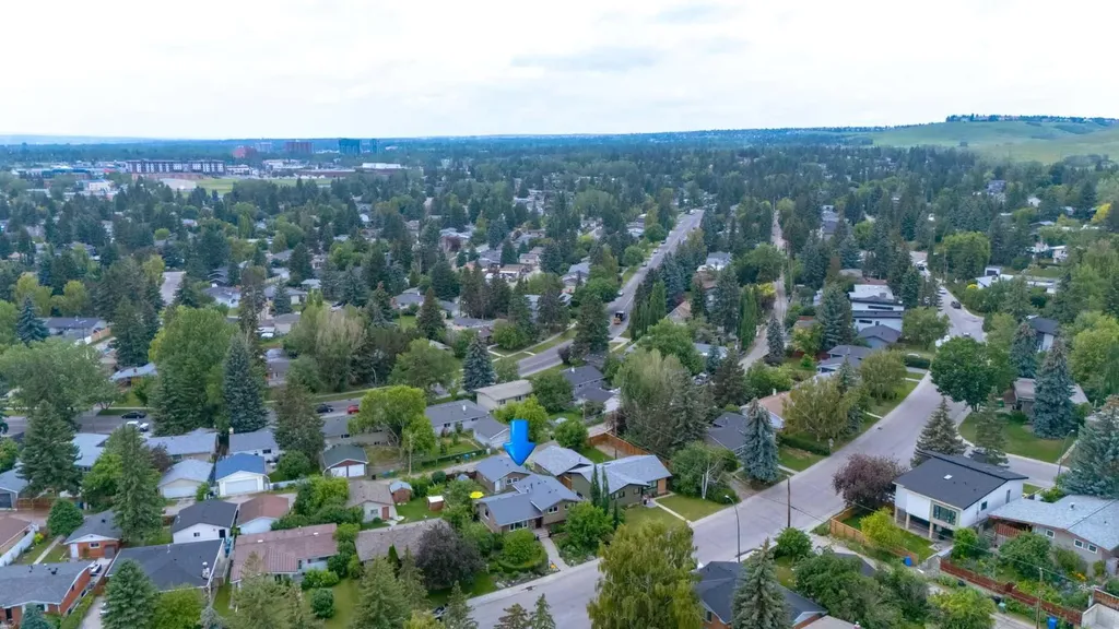 4903 Carney Road NW Calgary AB T2L 1E6