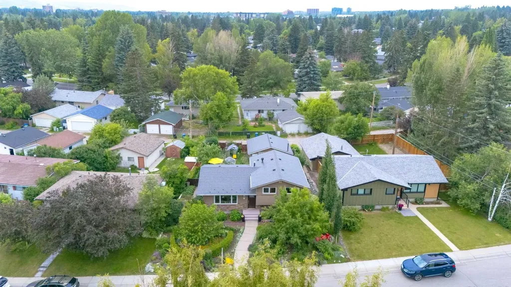 4903 Carney Road NW Calgary AB T2L 1E6