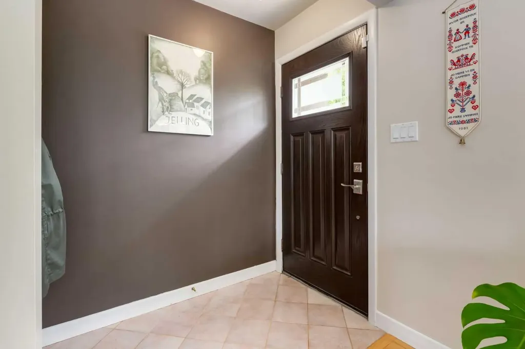 4903 Carney Road NW Calgary AB T2L 1E6