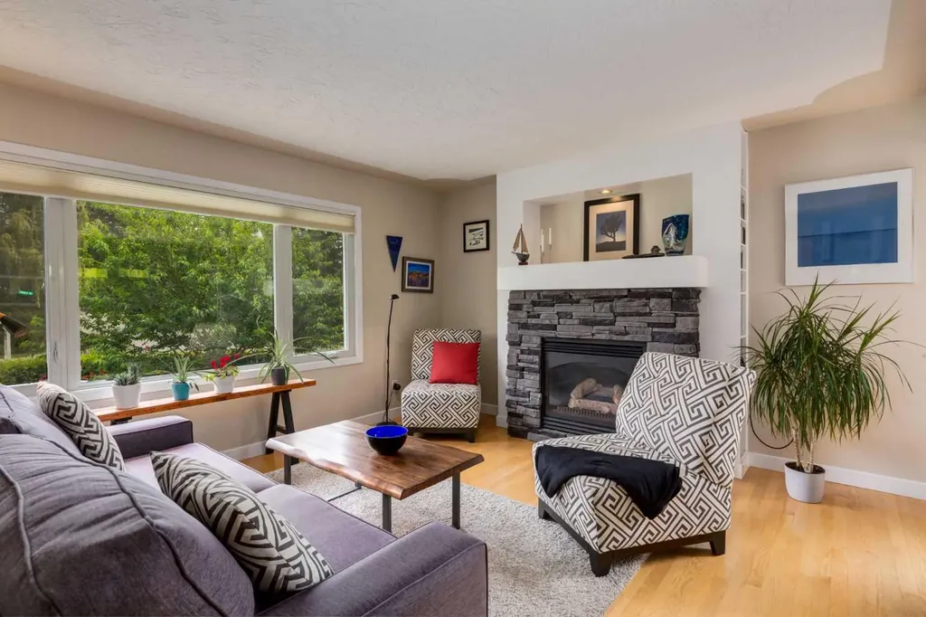 4903 Carney Road NW Calgary AB T2L 1E6