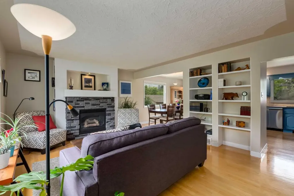 4903 Carney Road NW Calgary AB T2L 1E6