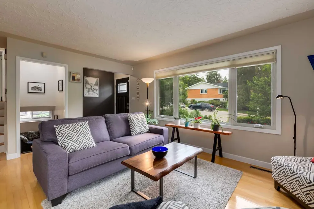 4903 Carney Road NW Calgary AB T2L 1E6