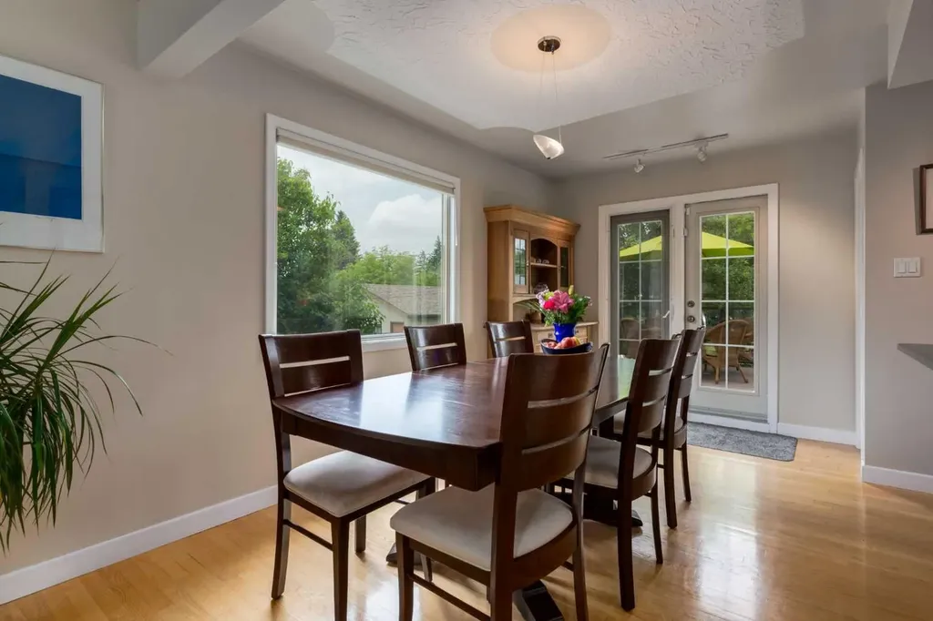 4903 Carney Road NW Calgary AB T2L 1E6