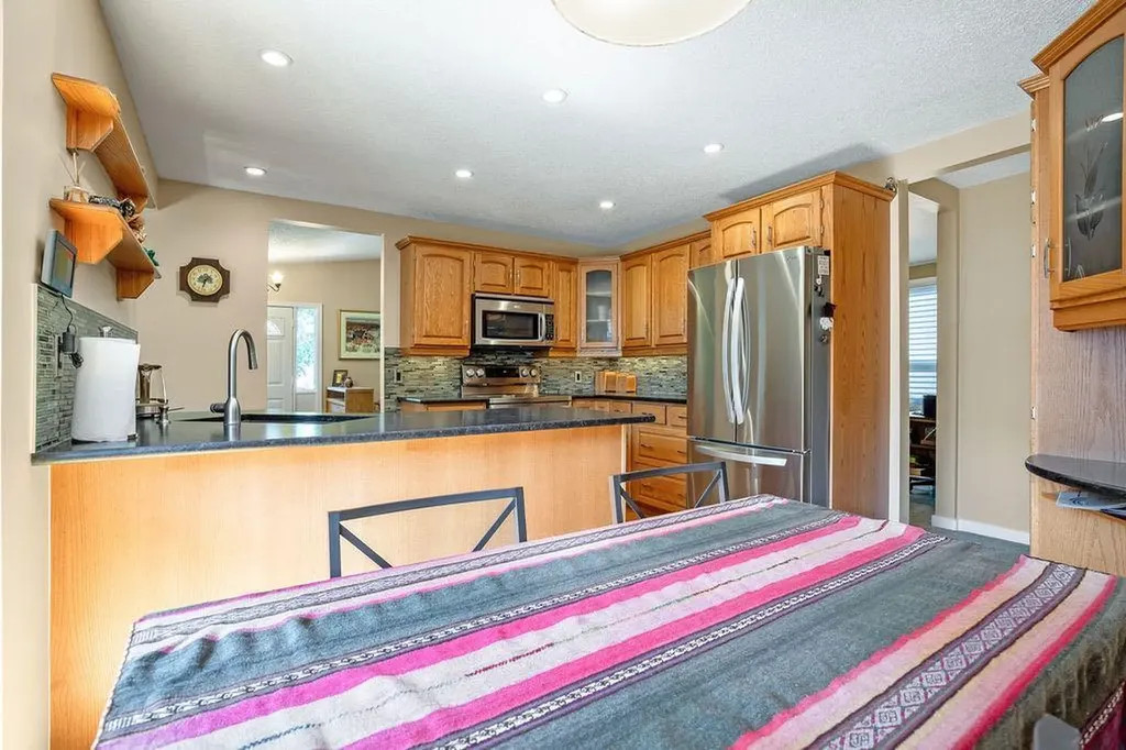 1348 Norfolk Drive NW Calgary AB T2K 5P6