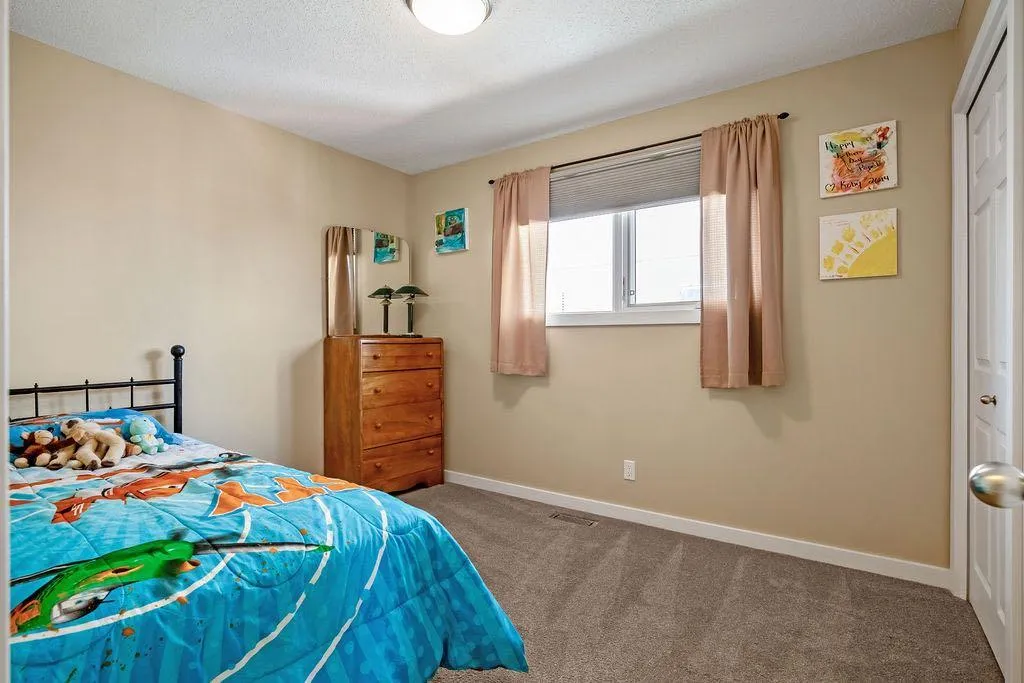 1348 Norfolk Drive NW Calgary AB T2K 5P6
