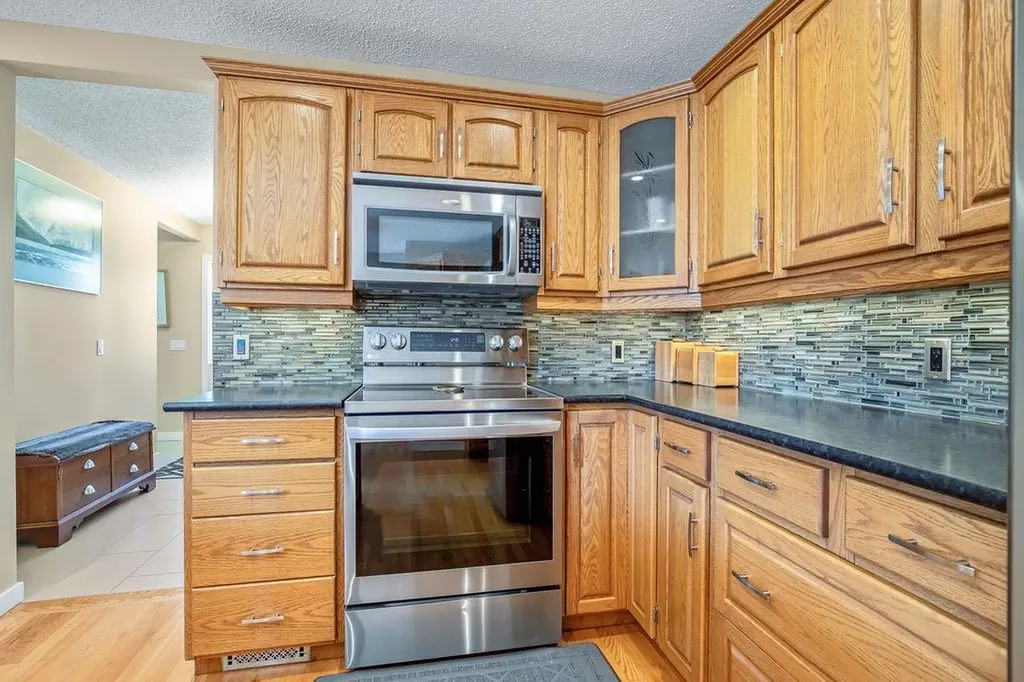 1348 Norfolk Drive NW Calgary AB T2K 5P6