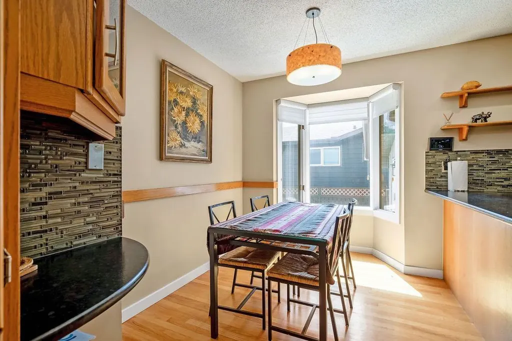 1348 Norfolk Drive NW Calgary AB T2K 5P6