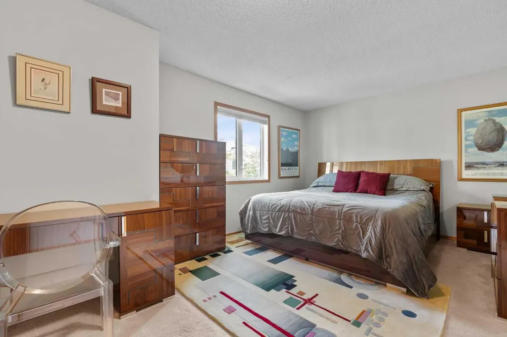 17 Glenbrook Villas SW Calgary AB T3E7E8