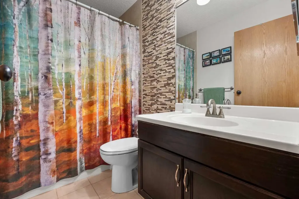 17 Glenbrook Villas SW Calgary AB T3E7E8