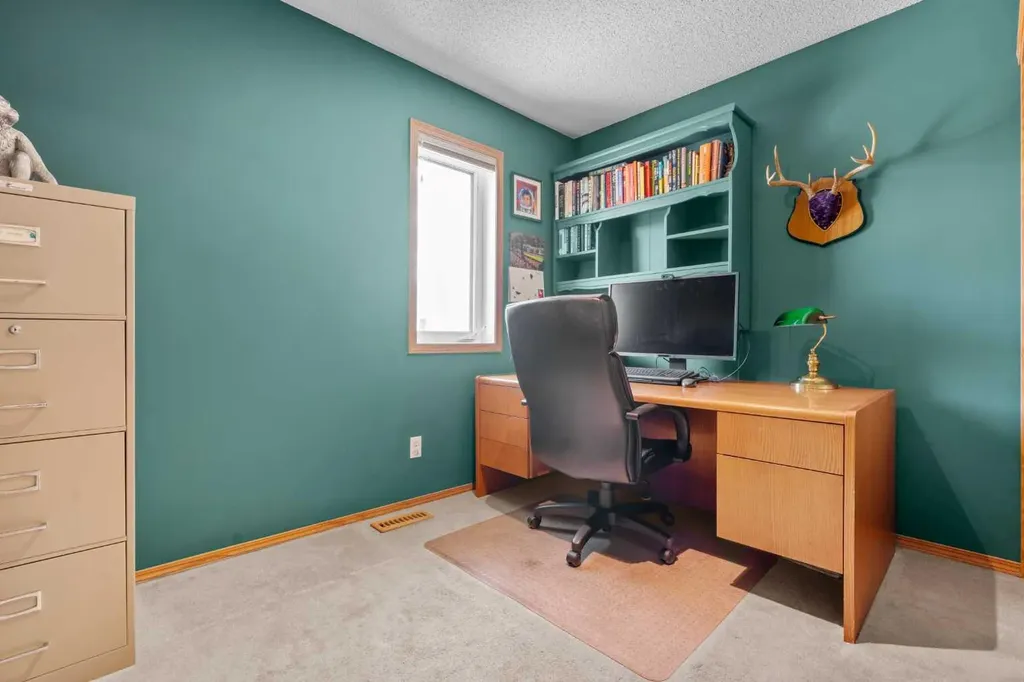 17 Glenbrook Villas SW Calgary AB T3E7E8