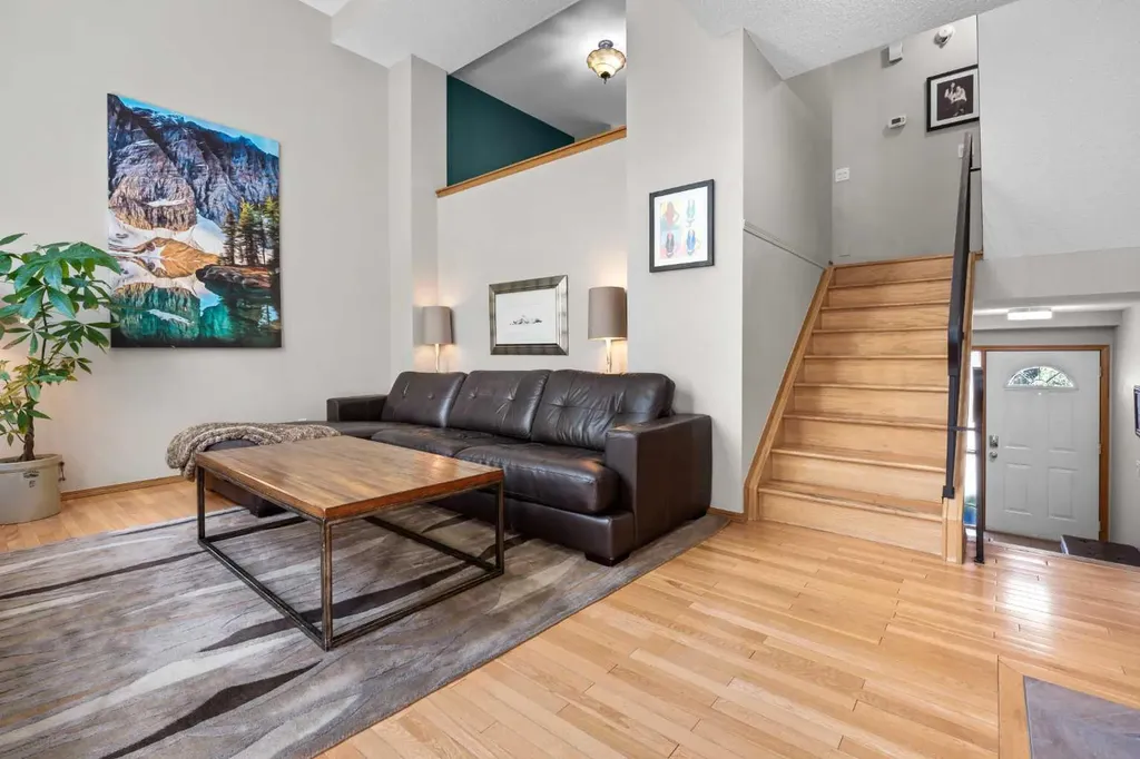 17 Glenbrook Villas SW Calgary AB T3E7E8