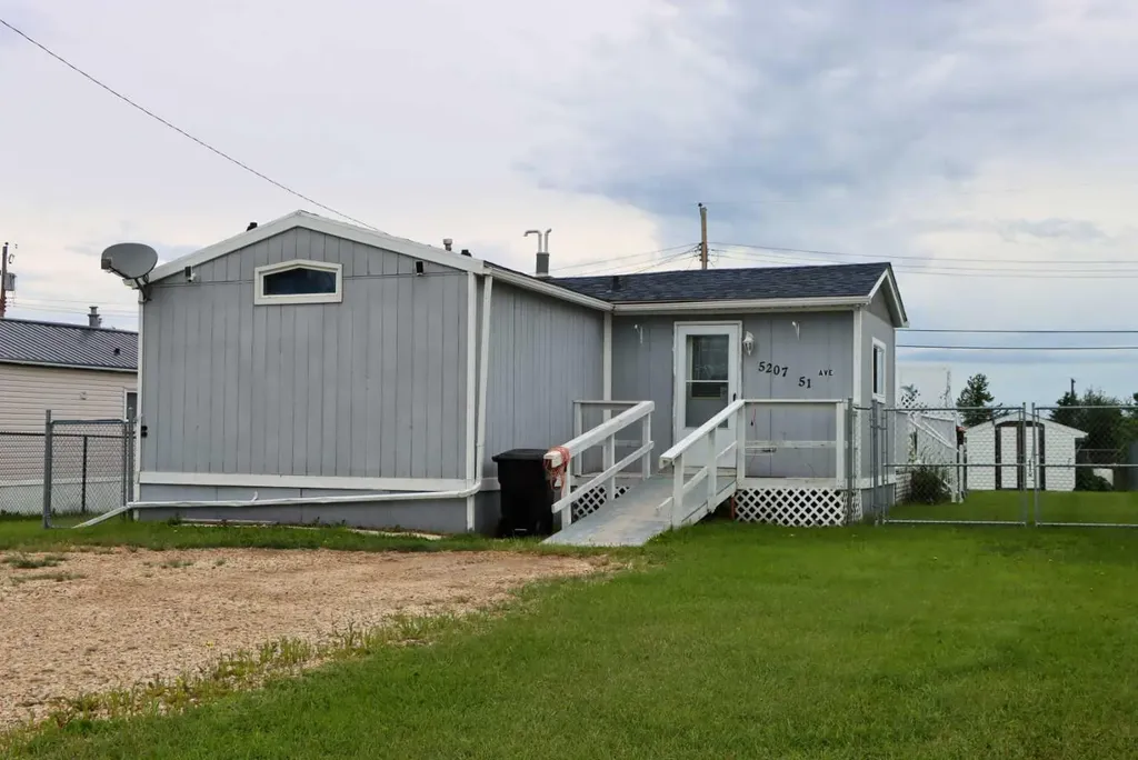 5207 51 Avenue Valleyview AB T0H 3N0