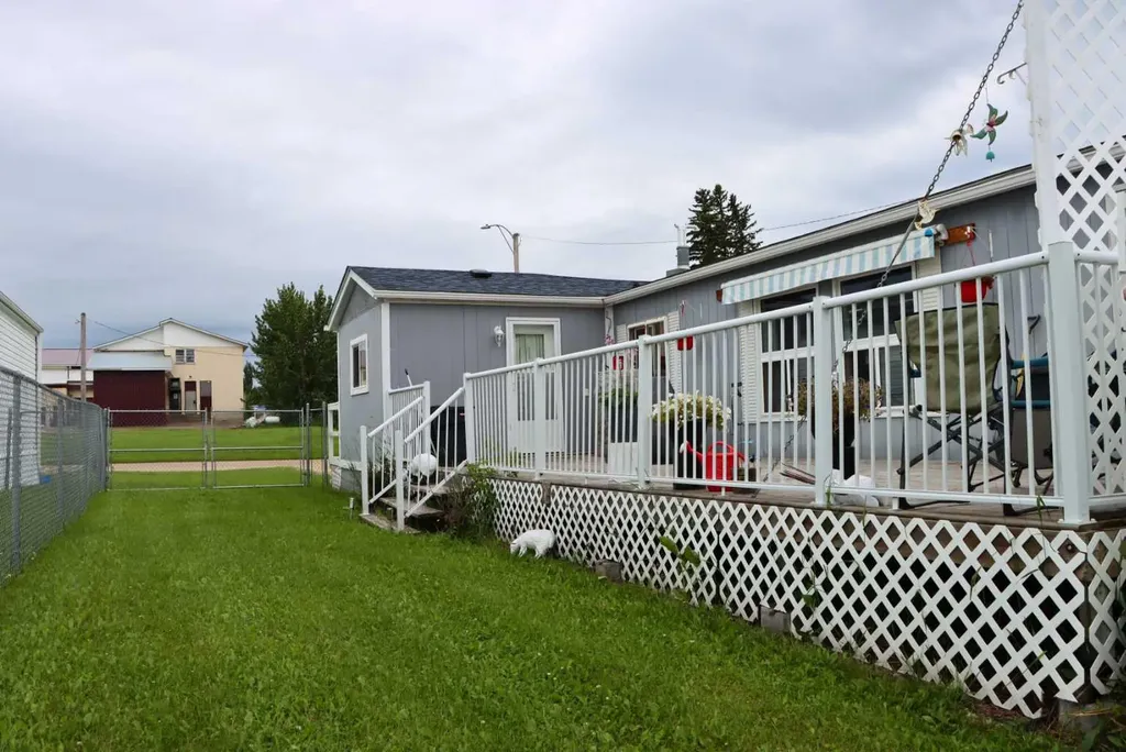 5207 51 Avenue Valleyview AB T0H 3N0