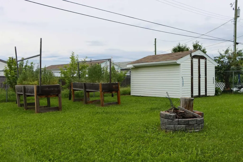 5207 51 Avenue Valleyview AB T0H 3N0