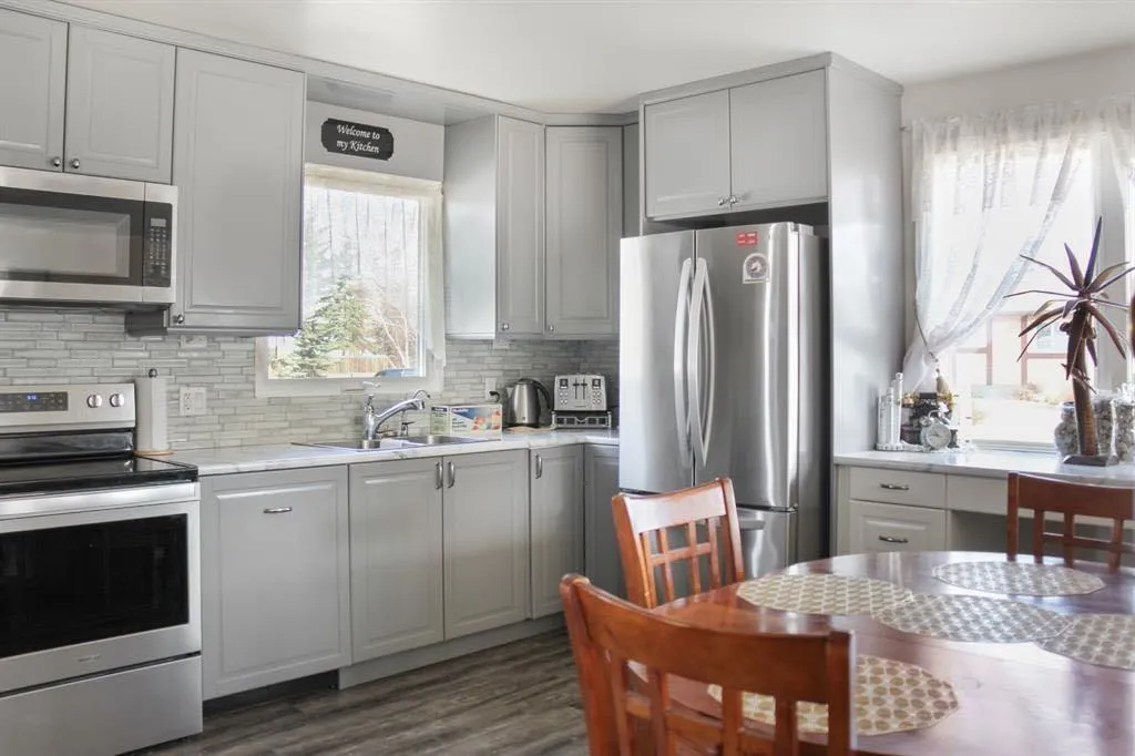 4801 48 Avenue Forestburg AB T0B 1N0
