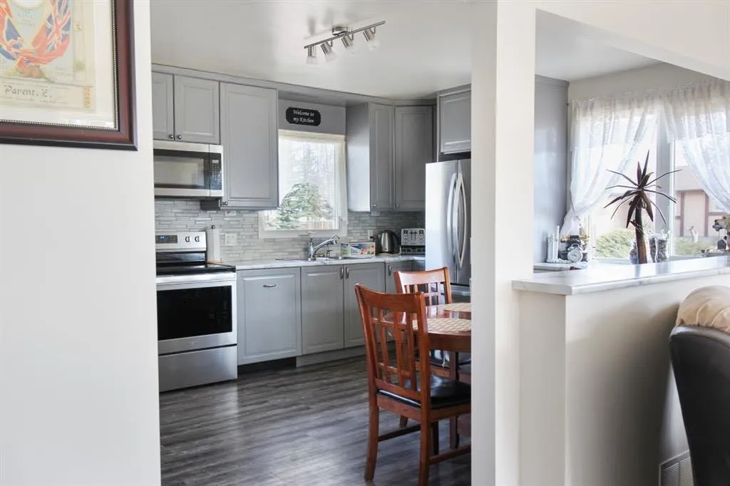 4801 48 Avenue Forestburg AB T0B 1N0