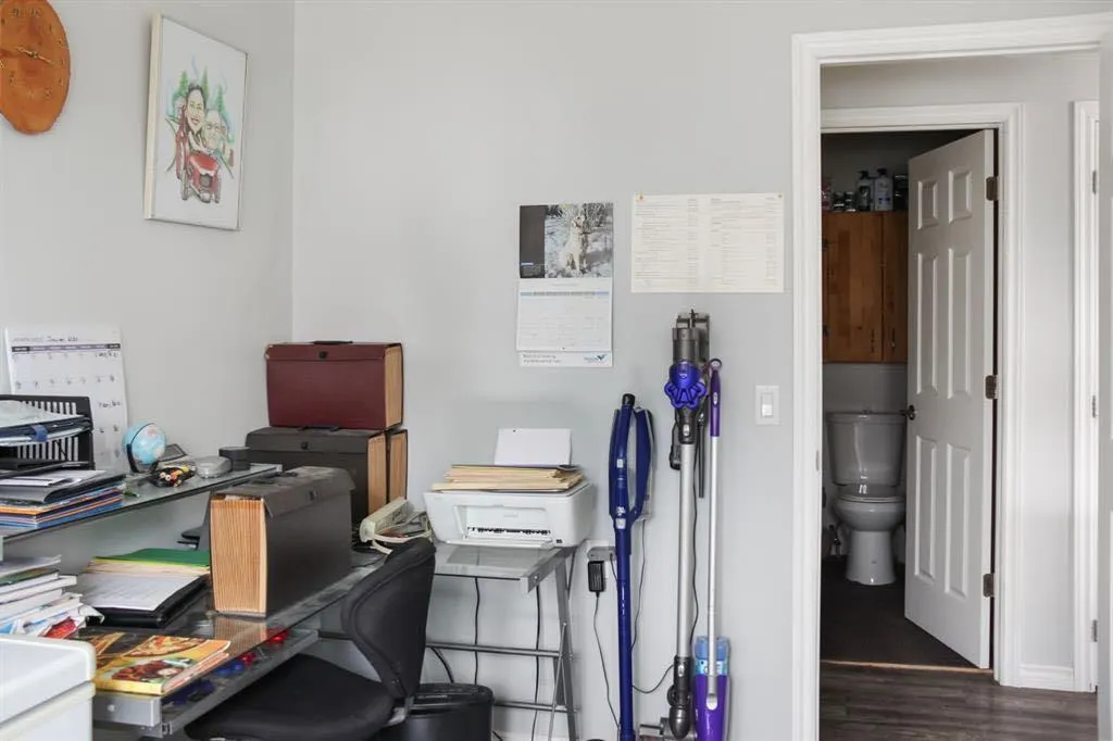 4801 48 Avenue Forestburg AB T0B 1N0