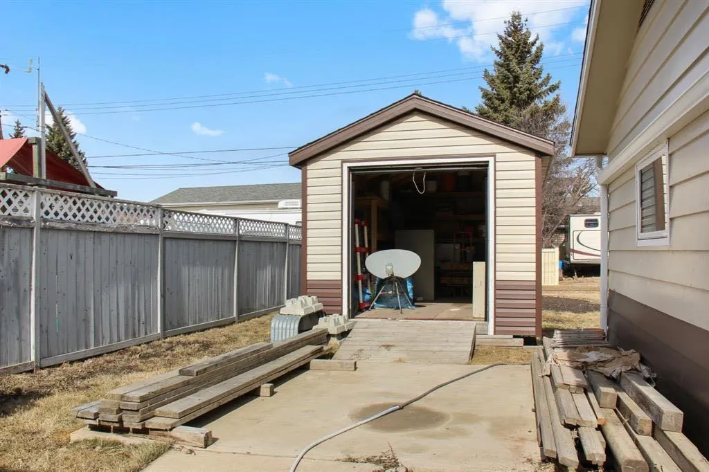4801 48 Avenue Forestburg AB T0B 1N0