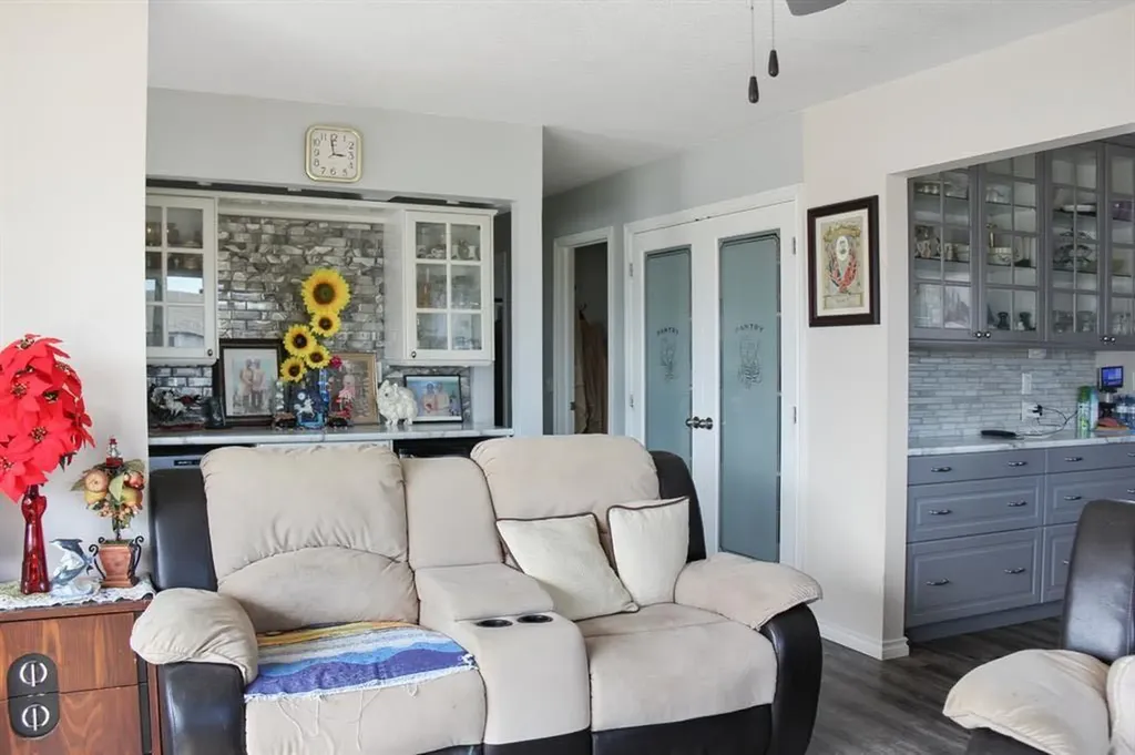 4801 48 Avenue Forestburg AB T0B 1N0
