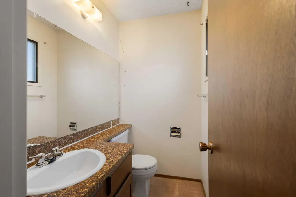 317 Templemont Place NE Calgary AB T1Y 5A7