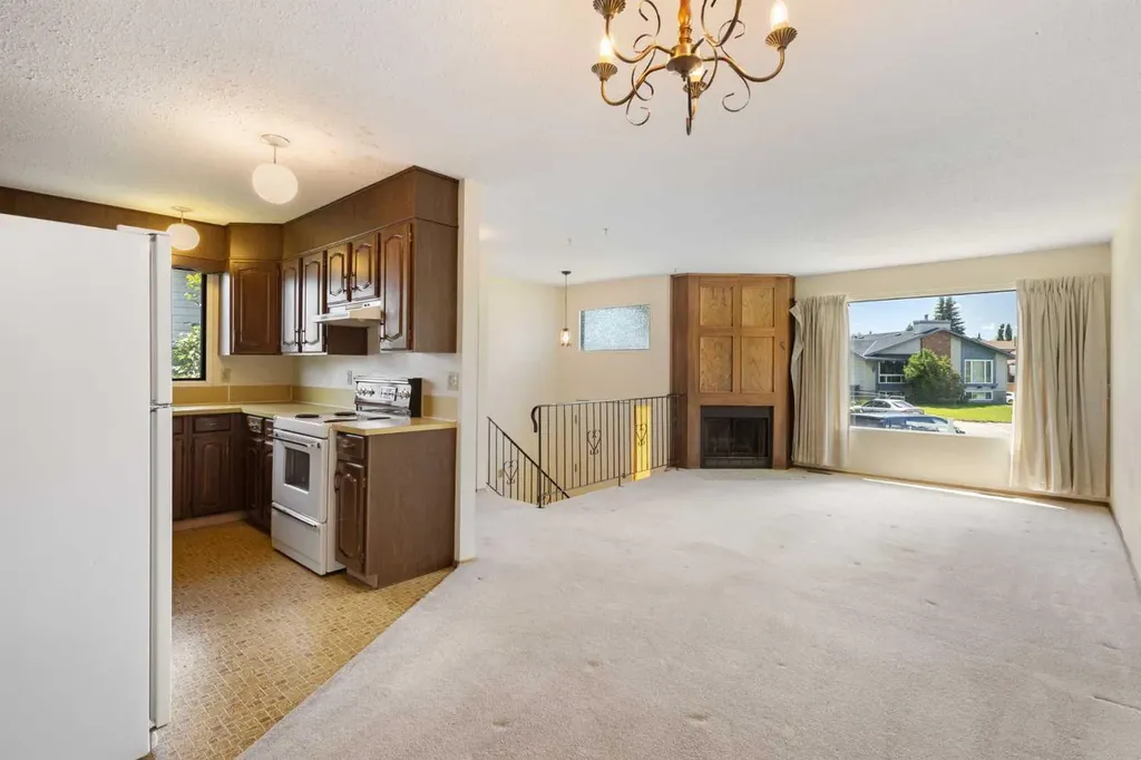 317 Templemont Place NE Calgary AB T1Y 5A7