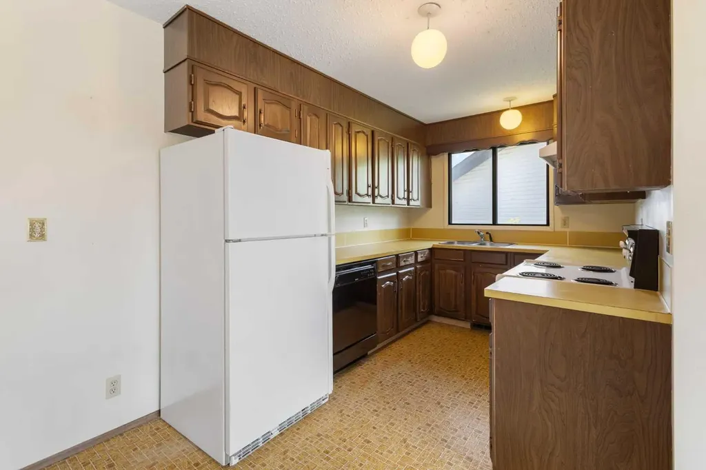 317 Templemont Place NE Calgary AB T1Y 5A7