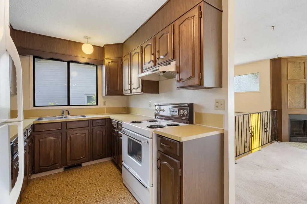 317 Templemont Place NE Calgary AB T1Y 5A7