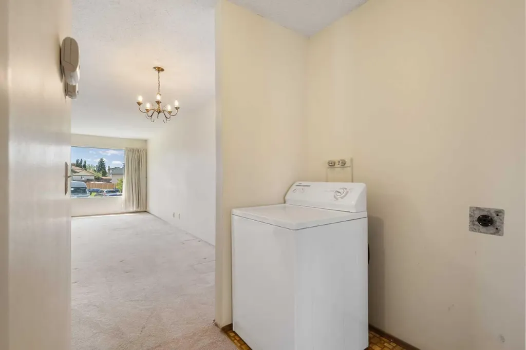 317 Templemont Place NE Calgary AB T1Y 5A7