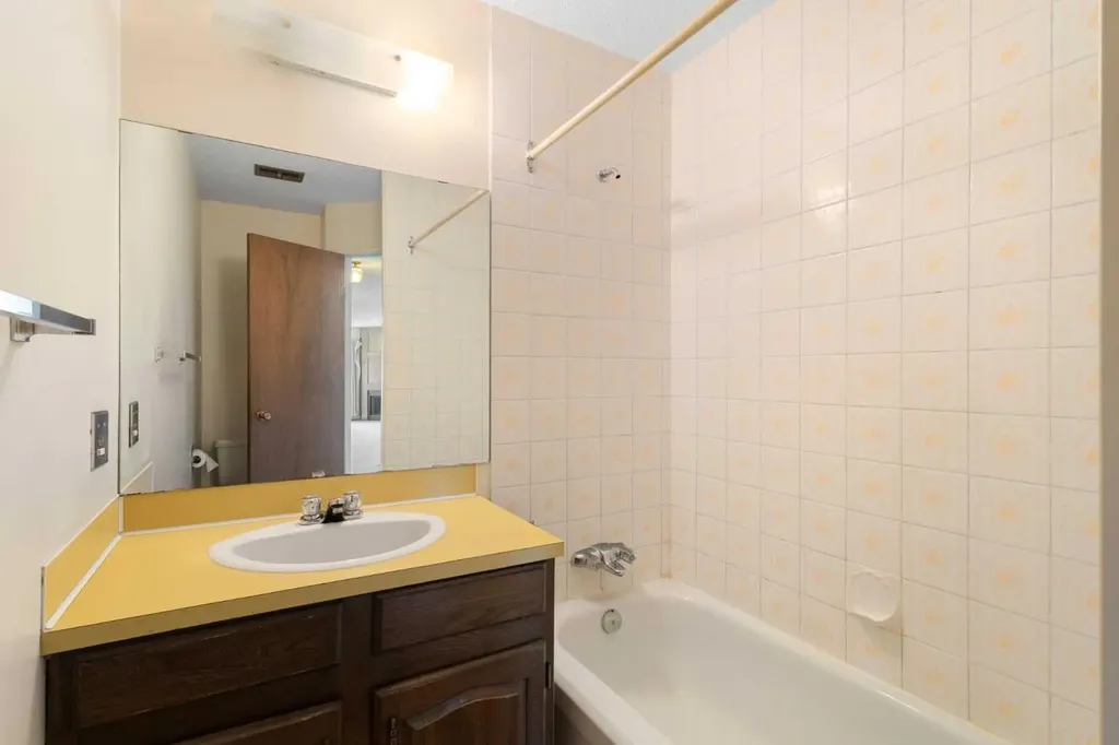 317 Templemont Place NE Calgary AB T1Y 5A7