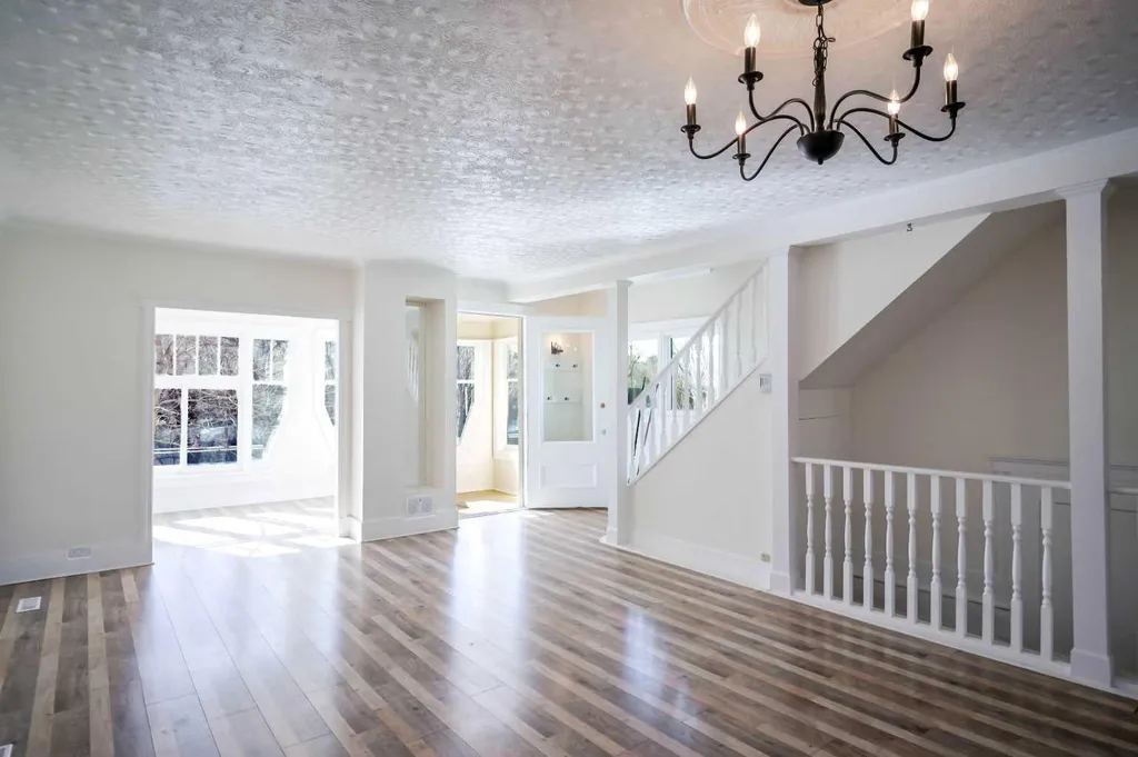 434 Memorial Drive NW Calgary AB T2N 3C3